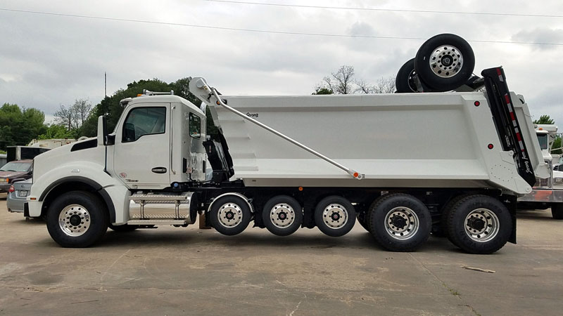 Kenworth T880 Super Dump - Driver Side Axles Up