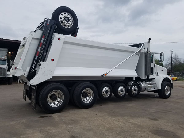 Peterbilt Super Dump - Passenger Rear Angle Axles Up