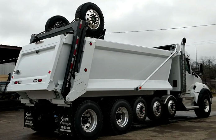 Kenworth T880 Super Dump - Passenger Rear Angle