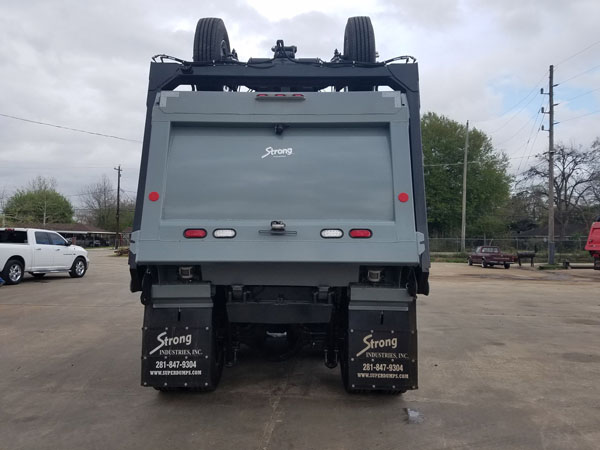 Volvo Super Dump - Rear Axles Up