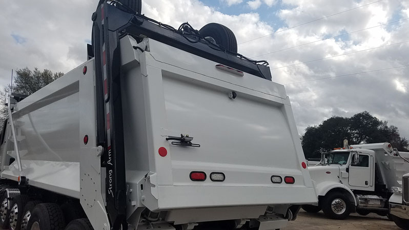 Peterbilt 567 Super Dump - Driver Rear Tailgate