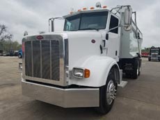 Peterbilt Tandem Strong Box - Driver Front Angle Peterbilt Tandem Strong Box - Driver Front Angle