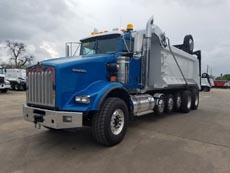 Kenworth Super Dump - Driver Front Angle Kenworth Super Dump - Driver Front Angle