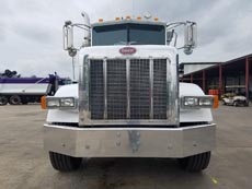 Peterbilt Super Dump - Front